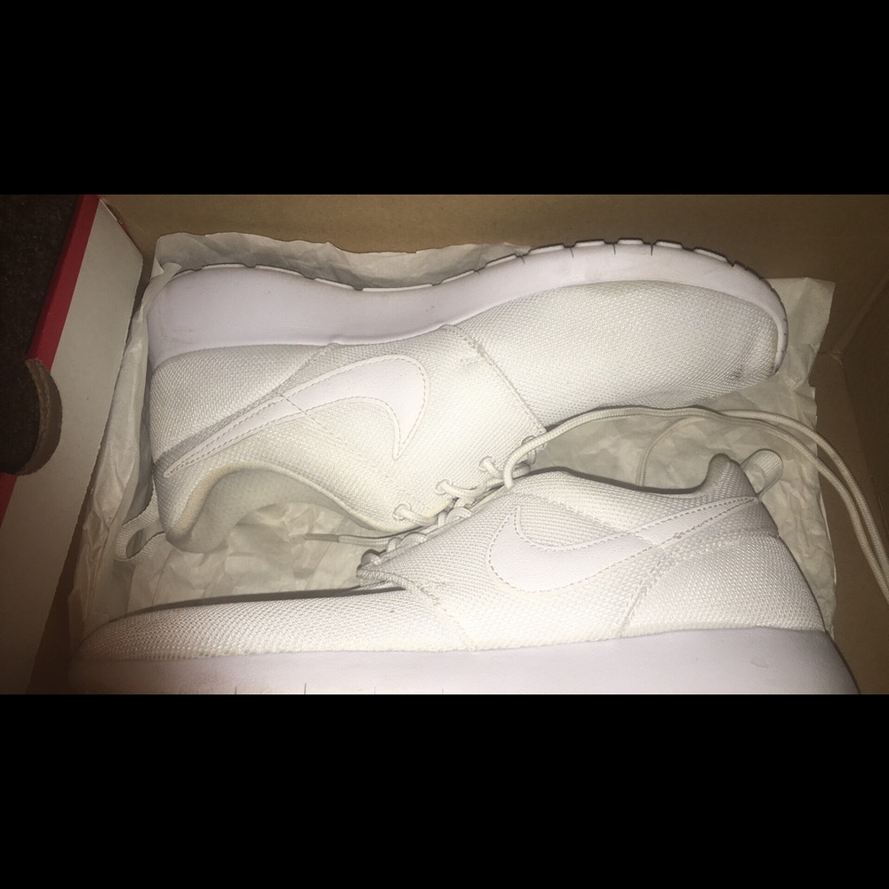 White Roshes